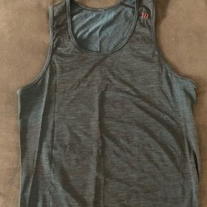 Lululemon metal vent tank top